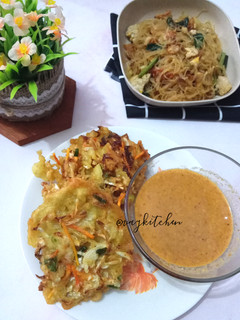 Foto resep Bakwan Sayur dengan Sambel Kacang (Cemilan musim hujan)