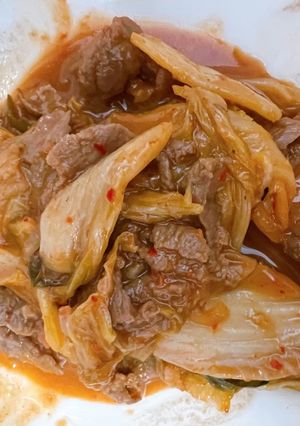 Hình của món Thịt bò xào kimchi.