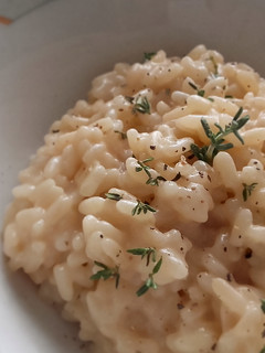 Una foto de Arroz Parmesano y Tomillo 🍃