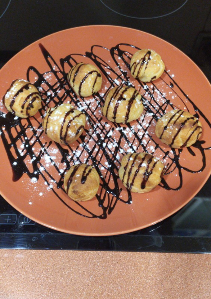 Una foto de PROFITEROLES DE CREMA, TRADICIONALES 🥰