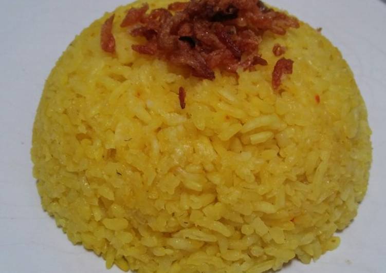 Nasi kuning kampung