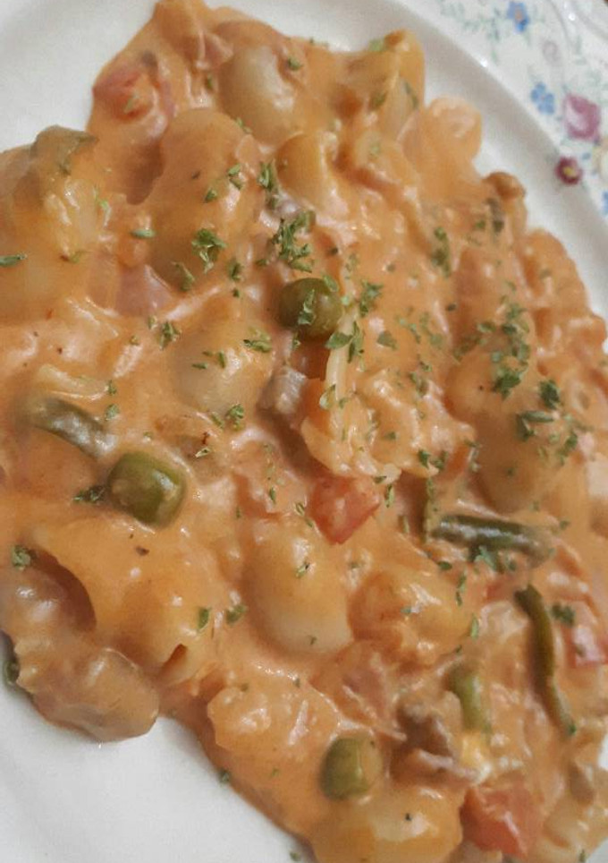 Una foto de Tiburones con salsa de tomate y queso