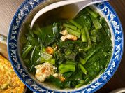 A picture of fish head soup