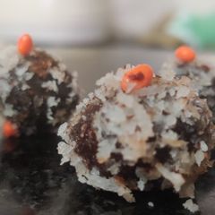 Chocolate coconut balls A picture of Chocolate coconut balls.