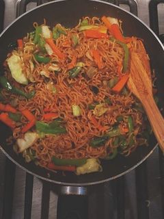 صورة لوصفة Noodles with vegetables 🤤🍜 نودلز مع الخضار