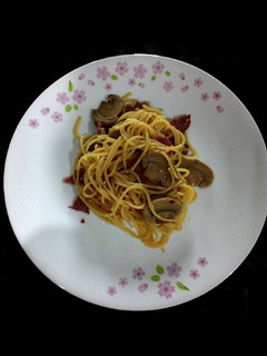 Foto resep Spaghetti aglio olio with smoke beef and mushroom