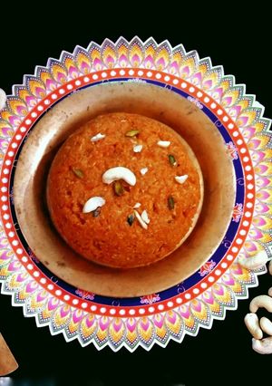 गाजर का हलवा (Gajar ka halwa recipe in hindi) रेसिपी मुख्य फोटो