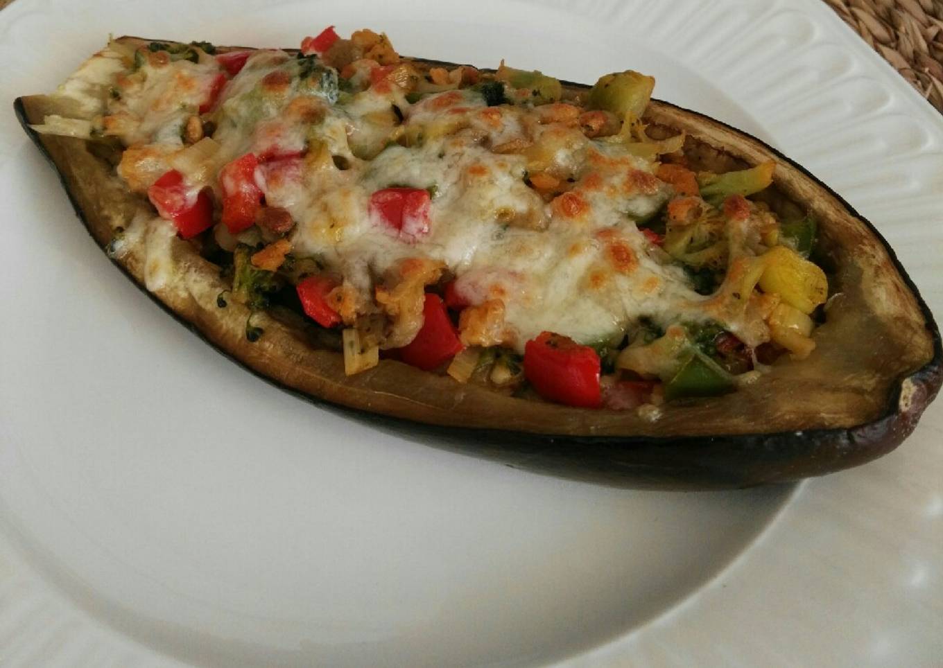 Berenjena rellena con verduras y soja