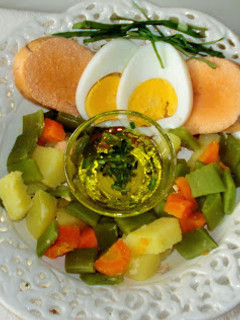 Foto de Ovas - Salada fria com azeite aromatizado