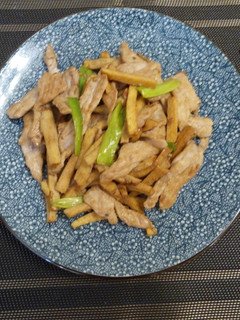 豆乾炒肉片(簡單料理) 的食譜成品照片