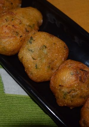 A picture of Mysore Bonda.