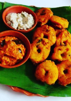 A picture of Medu Vada.