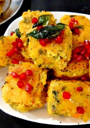 वेजिटेबल ढोकला (vegetable Dhokla recipe in Hindi) रेसिपी मुख्य फोटो
