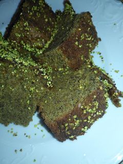 Una foto de Bizcocho de pistachos y limón