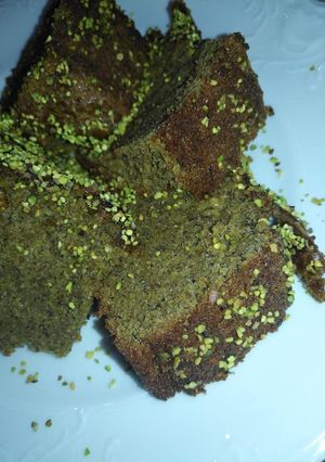 Una foto de Bizcocho de pistachos y limón