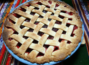 Foto principal de Tarta de frambuesas, fresas y manzana estilo americano