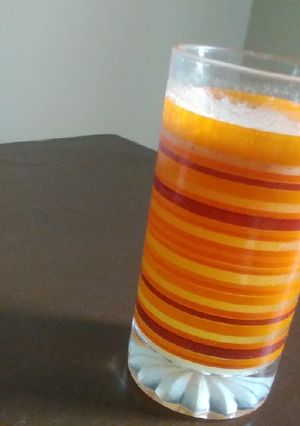 A picture of Apple juice.