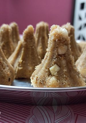 A picture of Churma modak.