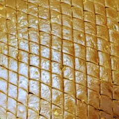 A picture of Besan mawa barfi.