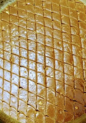 A picture of Besan mawa barfi.
