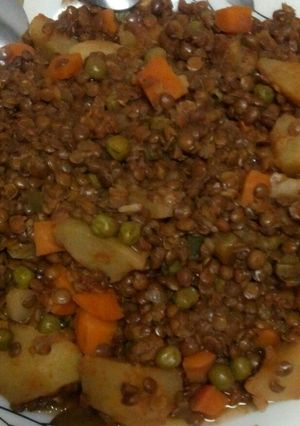 صورة لوصفة عدس اخضر بالخضار