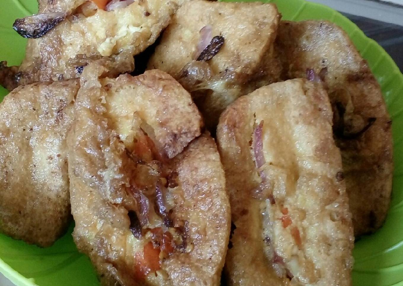 9. Tauhu Yeletot dengan Sambal Matah Bersalut Telur