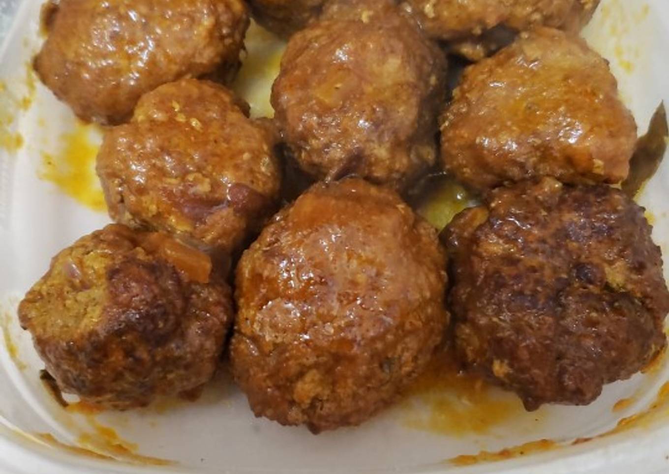 Albóndigas fritas en salsa