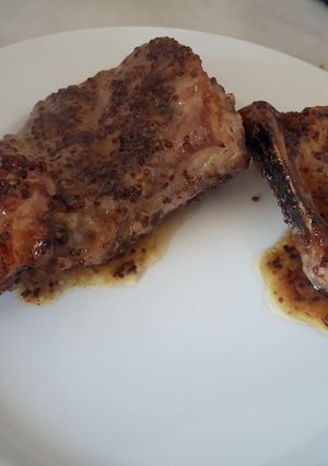 Una foto de Costillas de cerdo con miel y mostaza