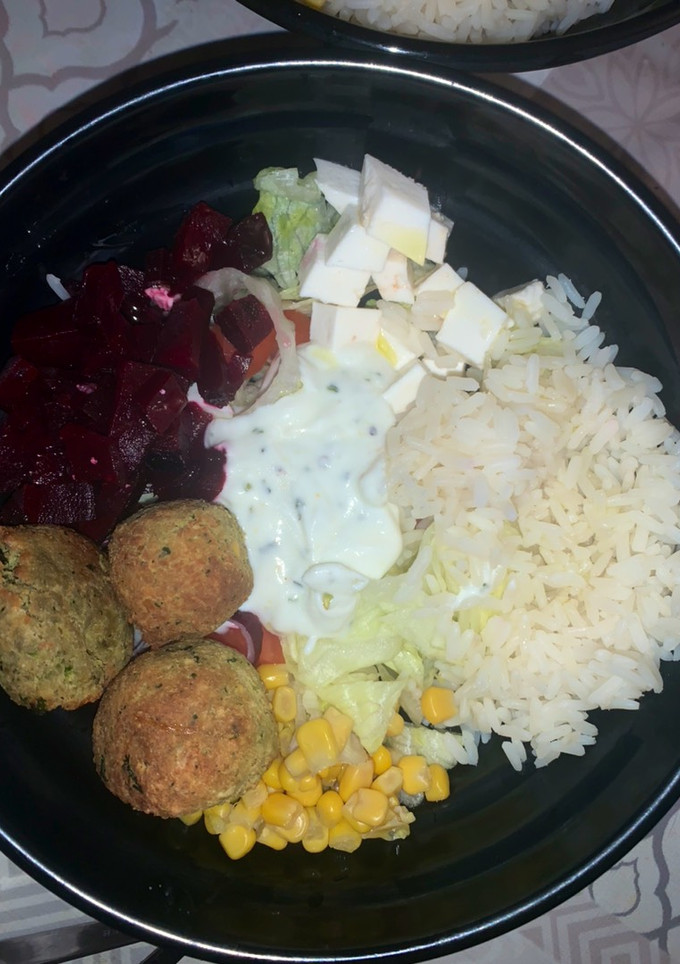 Una foto de Falafel freidora de aire 🧆 y salsa de yogur