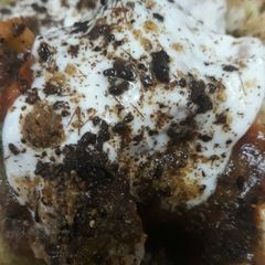 A picture of Dahi bhalle.