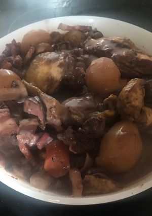 Une photo de Poulet façon coq au vin