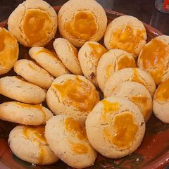A picture of Desi ghee besun naan khatai.