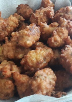 Una foto de Buñuelos arroz (cualquier arroz que haya quedado sirve)