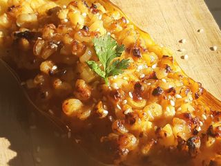 ข้าวโพดข้าวเหนียวอบเนยมิโซะ Baked Waxy Corn Miso-butter
