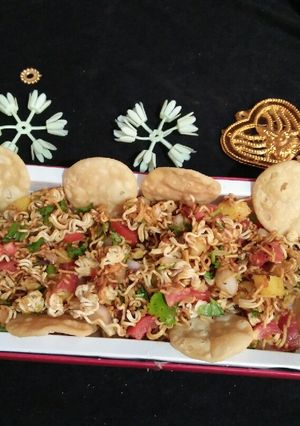 A picture of Maggi bhel puri.