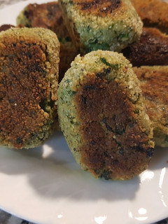 Una foto de Croquetas de mijo y espinaca