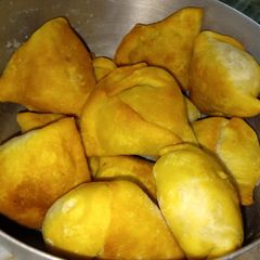 A picture of Gobhi Samosa.