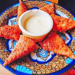 A picture of Cone shaped Crispy Rolls.