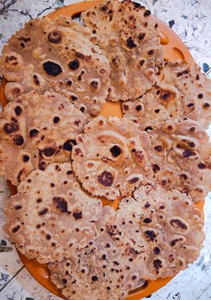 થેપલા (thepala recipe in gujarati) રેસીપી મુખ્ય ફોટો