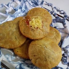 A picture of Instant Masala Kachori.