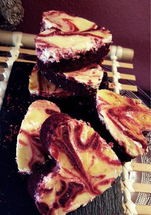 Foto principal de Red Velvet Cheesecake Brownies (Brownie de terciopelo rojo y tarta de queso)
