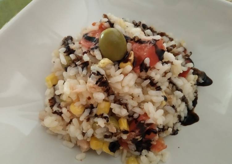 Ensaladilla de arroz con crema de vinagre de Módena