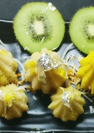 A picture of Kiwi stuffed modak.