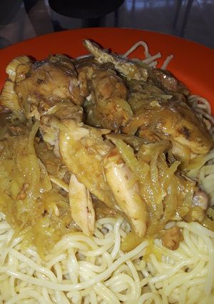 Una foto de Pasta con pollo a la mostaza
