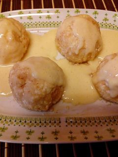 Kifőzés nélküli túrógombóc-vanília sodóval recept fotója