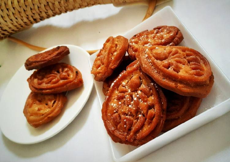 Pakon pitha (Sankranti special moong dal pitha)