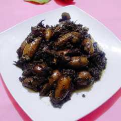 A picture of Cumi2 gendut isi telur.