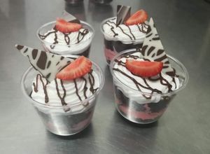 Una foto de Trifle selva negra