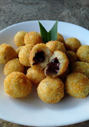 Foto resep Bola ubi isi coklat