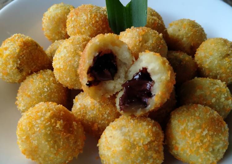 Bola ubi isi coklat